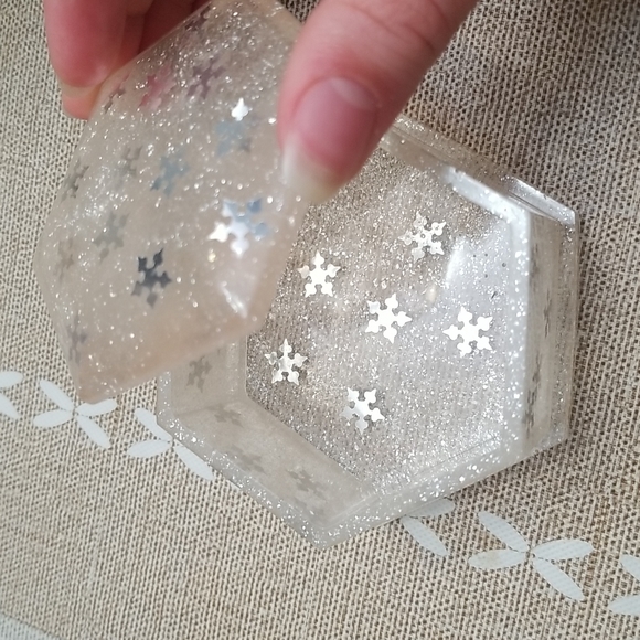 Handmade box and earrings set. - Picture 7 of 9